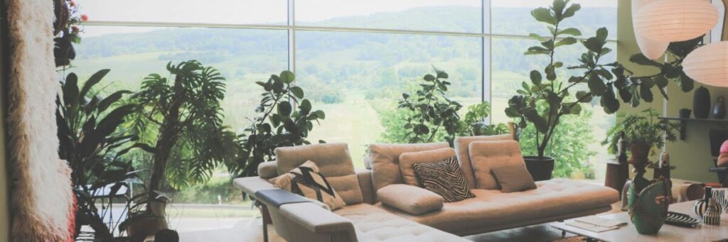 HSPが安心して過ごせる居場所をイメージした温かいリビング